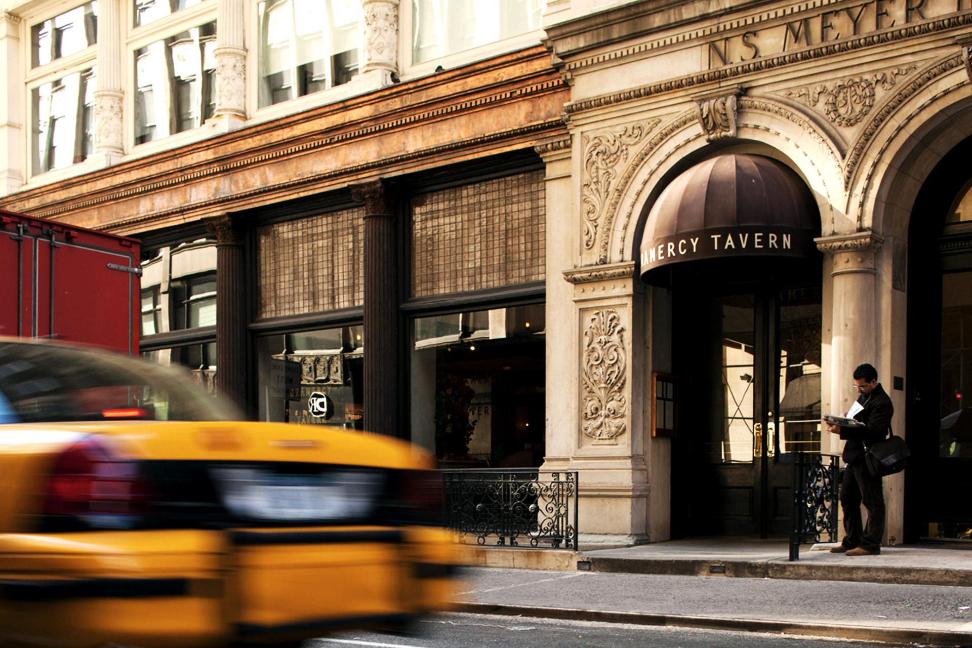 Exterior of Gramercy Tavern in Manhattan, NYC